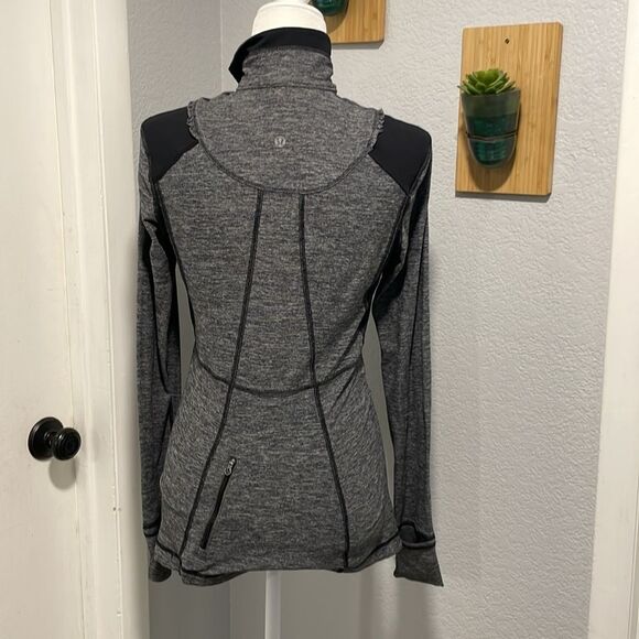 Lululemon Run Your Heart Out Heathered Gray Black Quarter Zip Pullover Size 6 - Picture 7 of 12
